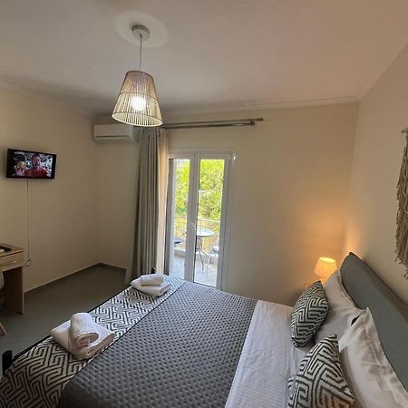 נידרי Emily Apartments מראה חיצוני תמונה