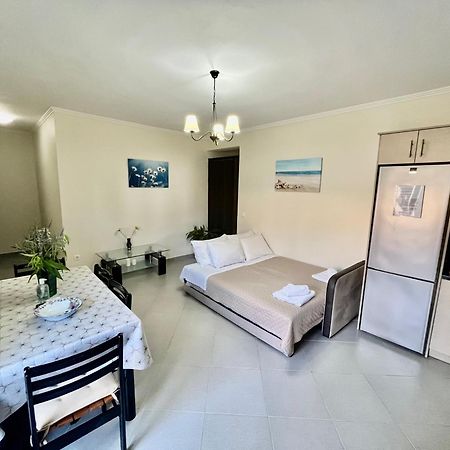 נידרי Emily Apartments מראה חיצוני תמונה