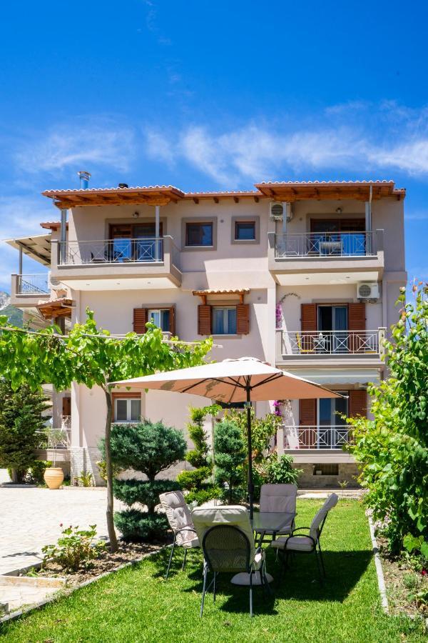 נידרי Emily Apartments מראה חיצוני תמונה
