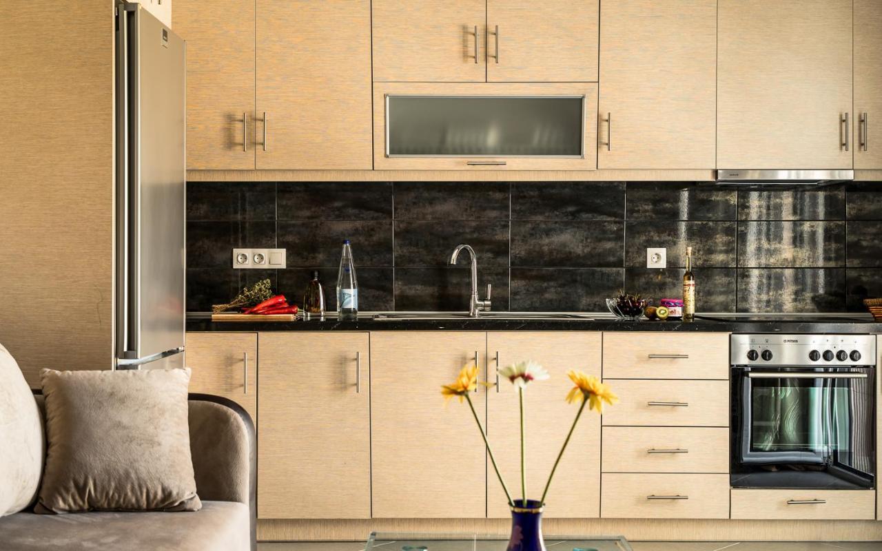 נידרי Emily Apartments מראה חיצוני תמונה