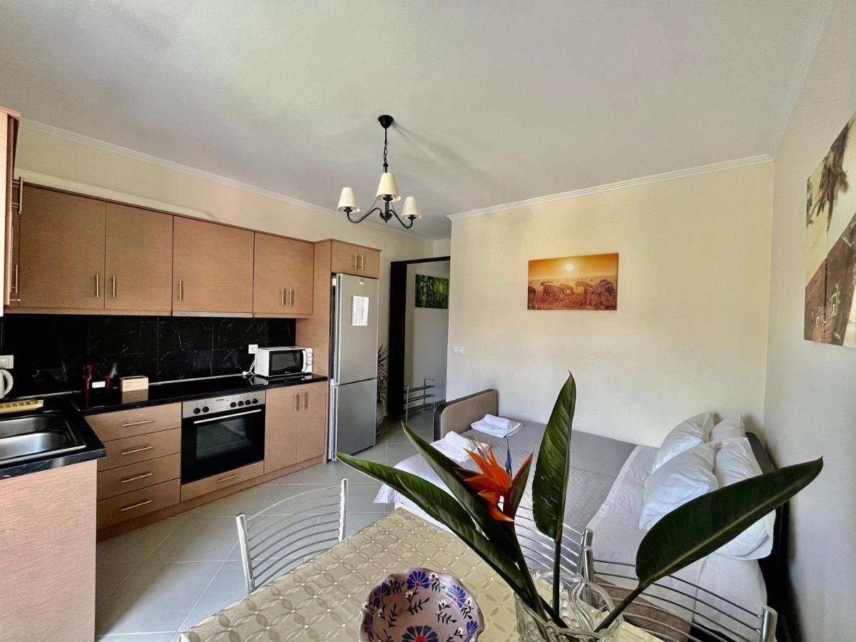 נידרי Emily Apartments מראה חיצוני תמונה