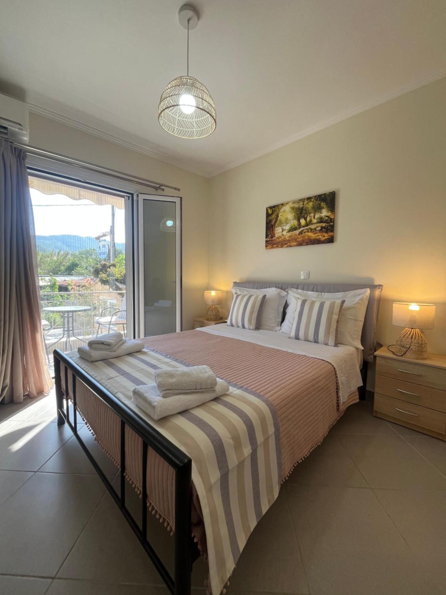 נידרי Emily Apartments מראה חיצוני תמונה