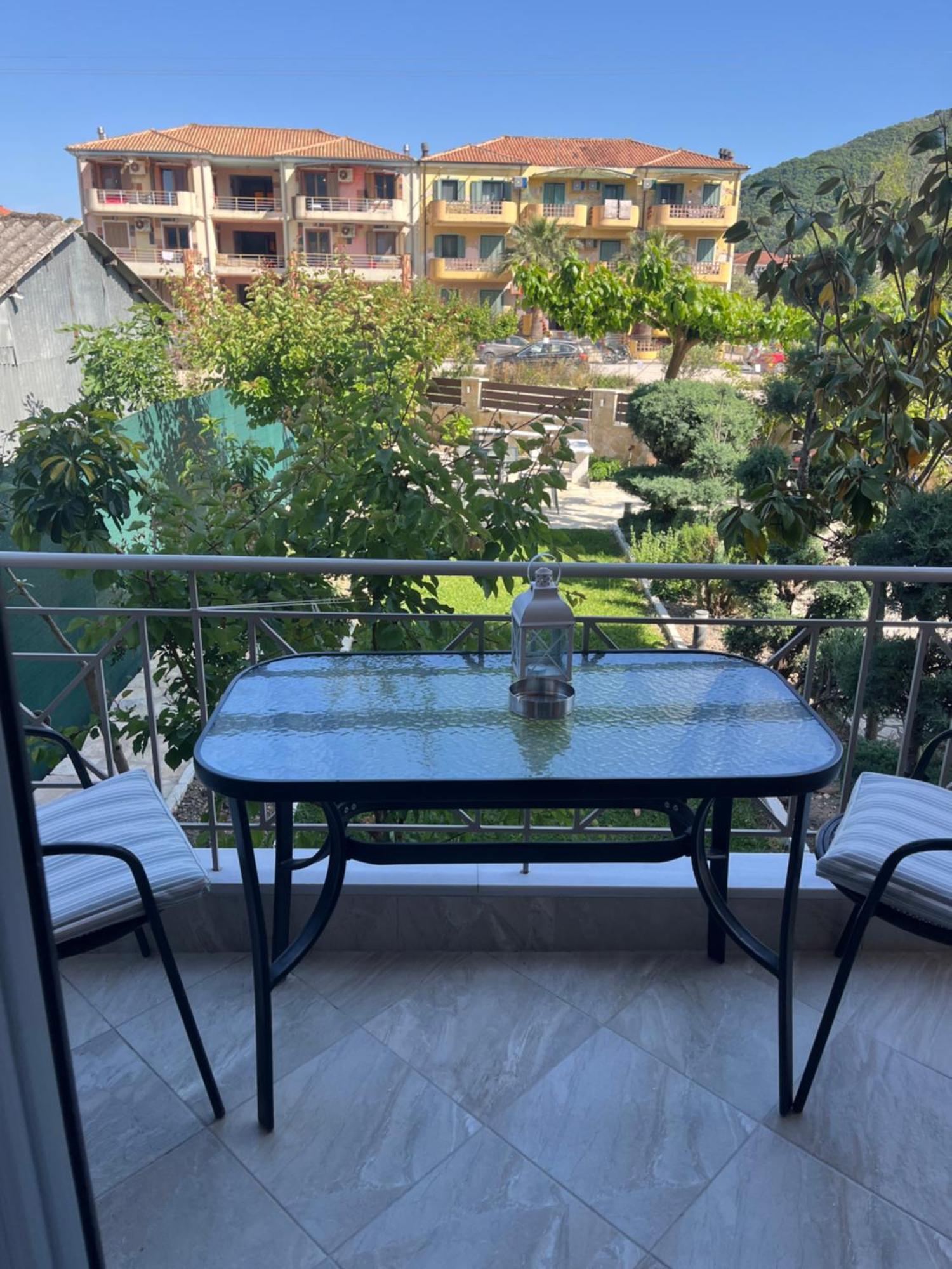 נידרי Emily Apartments מראה חיצוני תמונה