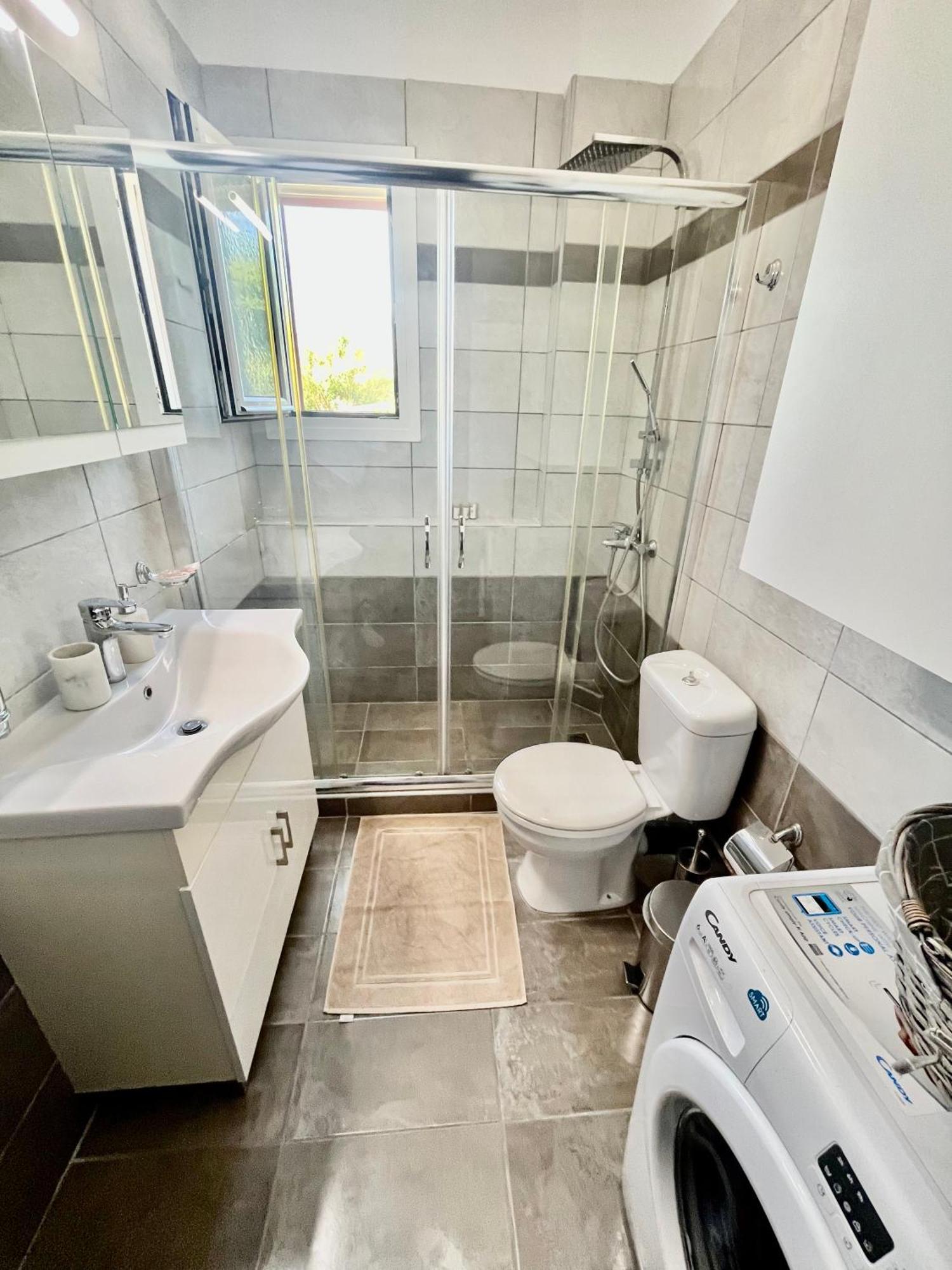 נידרי Emily Apartments מראה חיצוני תמונה