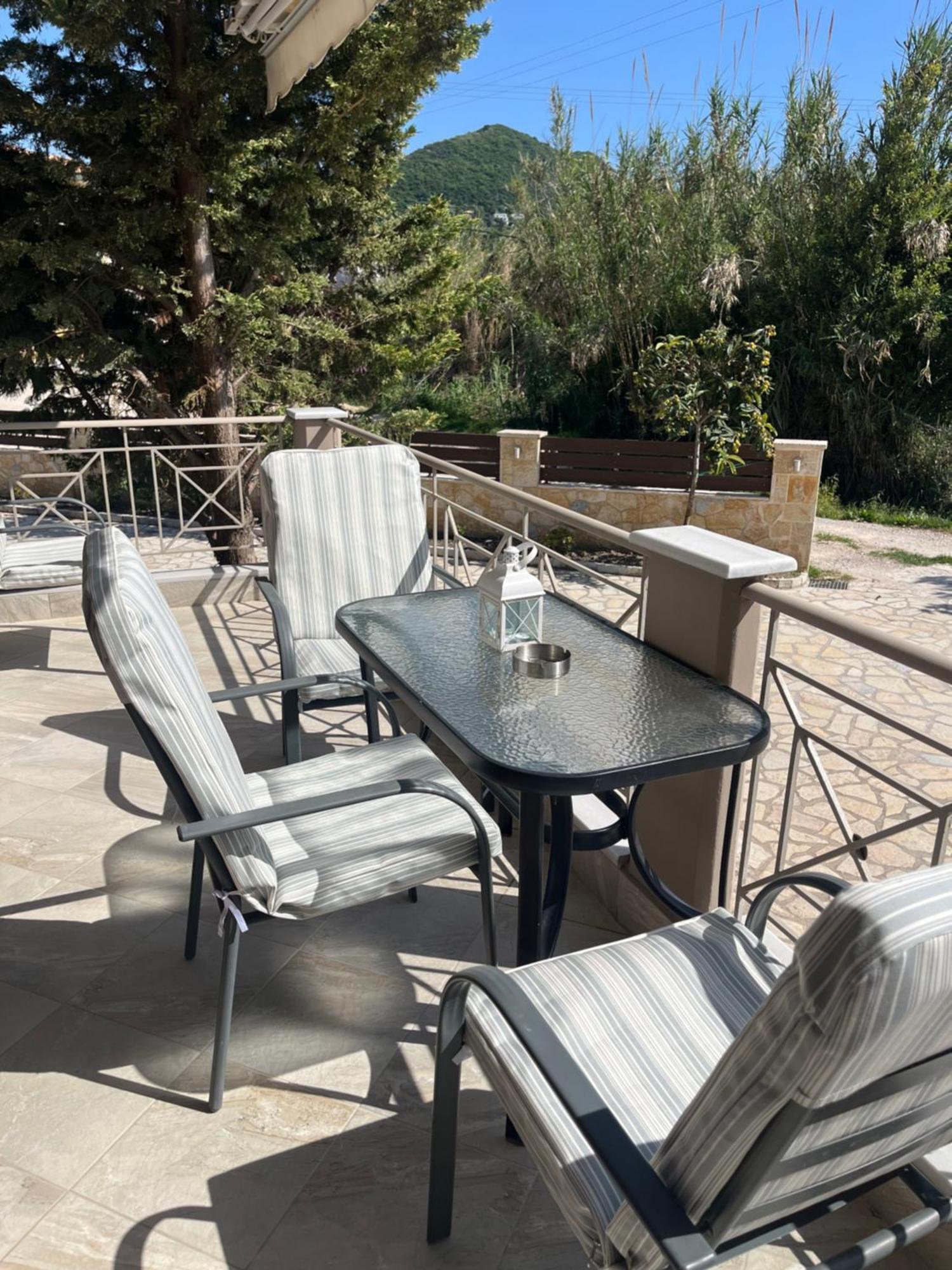 נידרי Emily Apartments מראה חיצוני תמונה