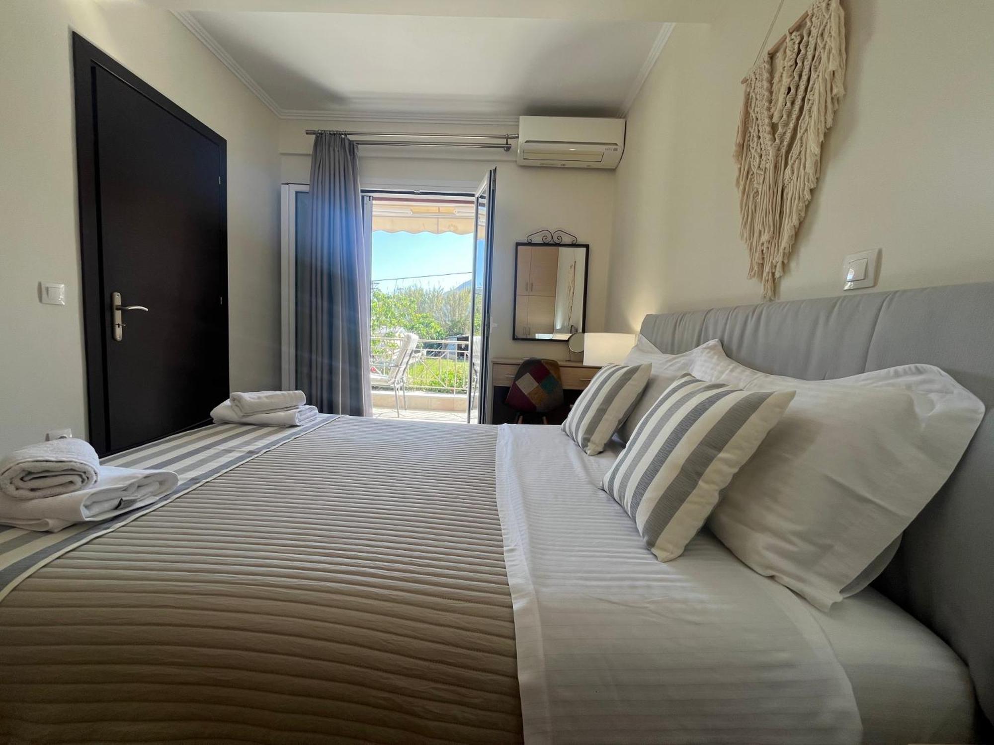 נידרי Emily Apartments מראה חיצוני תמונה