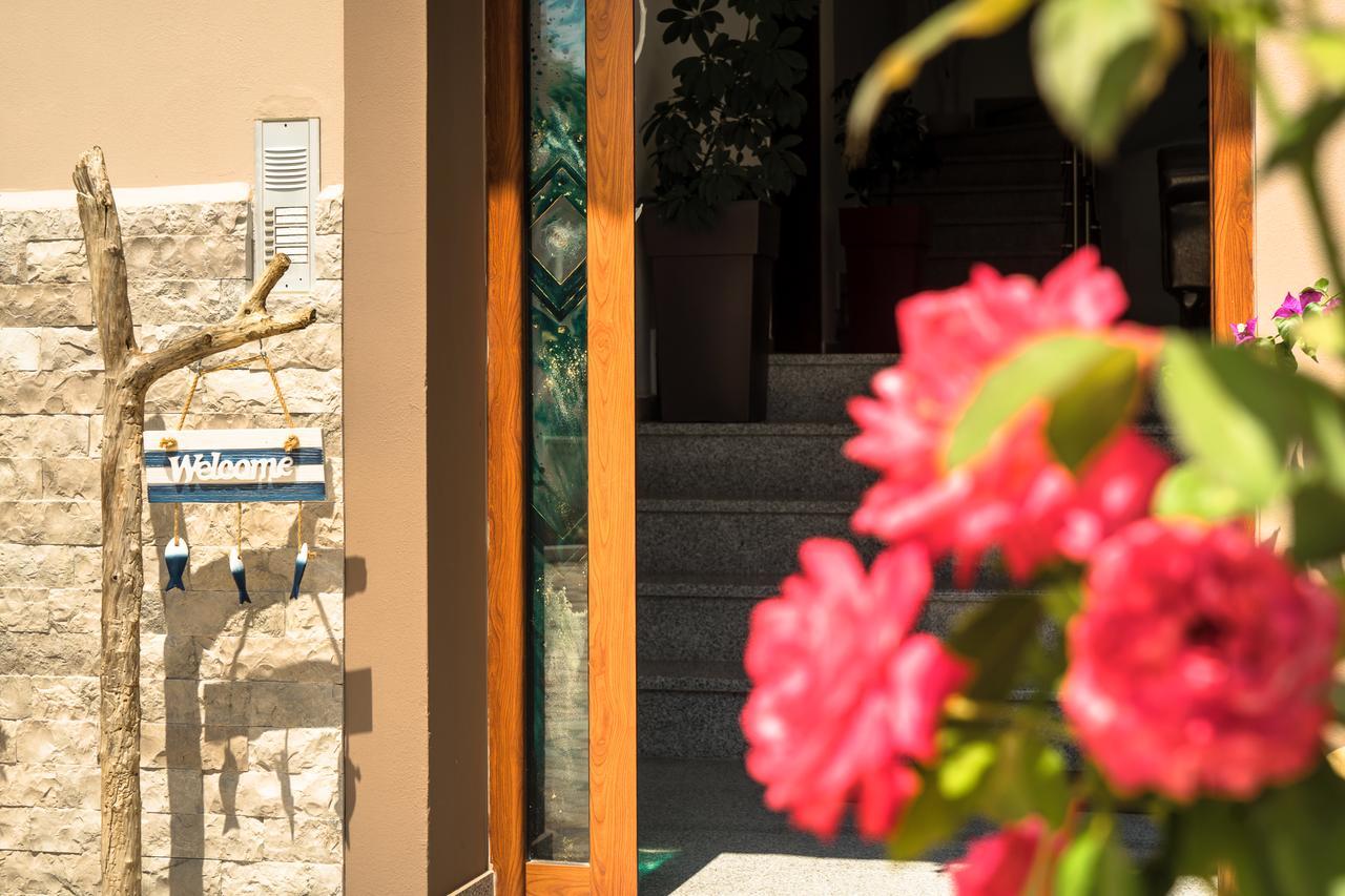 נידרי Emily Apartments מראה חיצוני תמונה